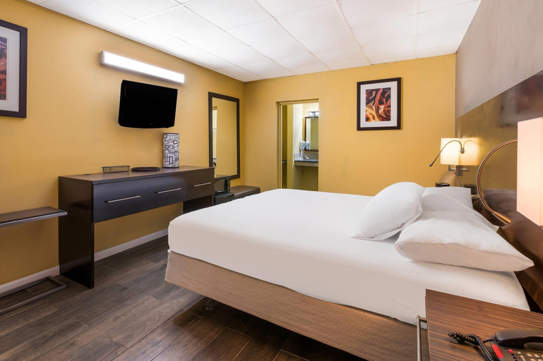 Bedroom 2, Econo Lodge Gretna - New Orleans, Jefferson