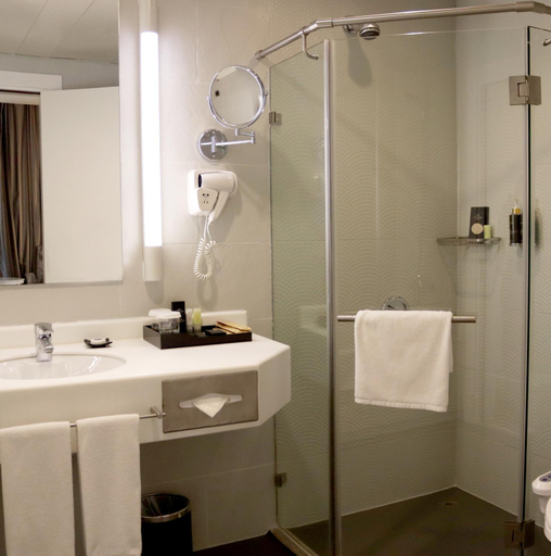 Bathroom 5, Holiday Villa Hotel & Residence, Doha