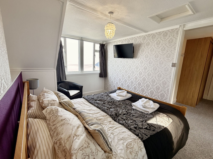Bedroom 4, The North Cliff Hotel, Devon