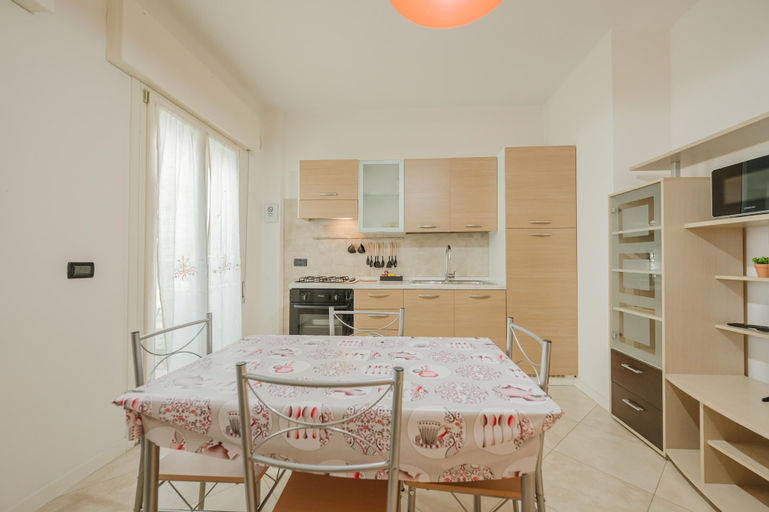 Private kitchen 4, Poppy's Flat -10 min from Venice & Wi-Fi, Venezia