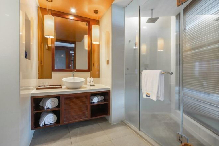 Bathroom 4, Marina Spa Hotel Sanya, Sanya