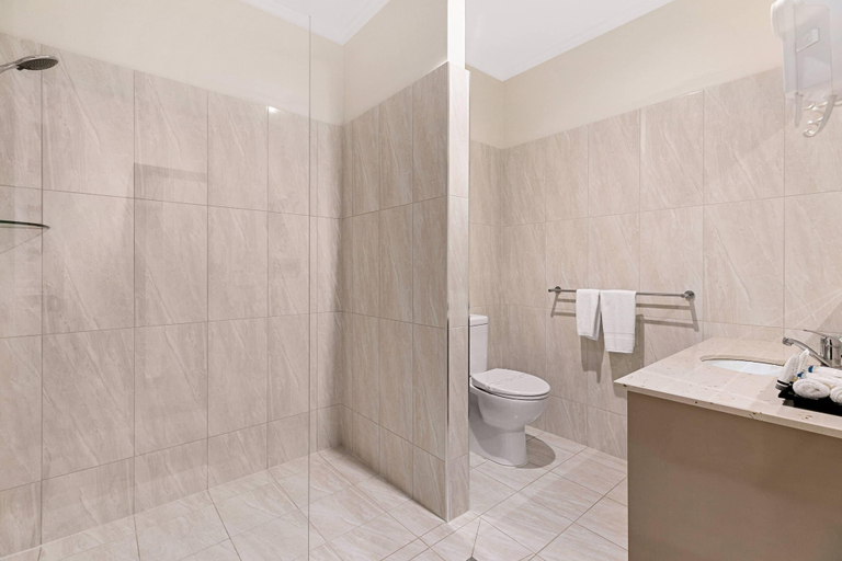 Bathroom 5, Quality Hotel Regent Rockhampton, Rockhampton