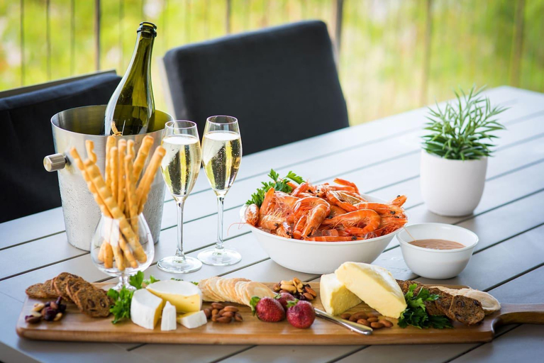 Food & Drinks, Oleander Holiday Home - Airlie Beach, Whitsunday