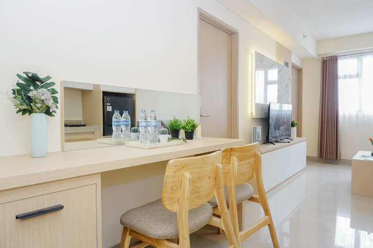 Facility 5, Comfort 2BR with Extra Room at Meikarta District 2 Apartment By Travelio, Cikarang