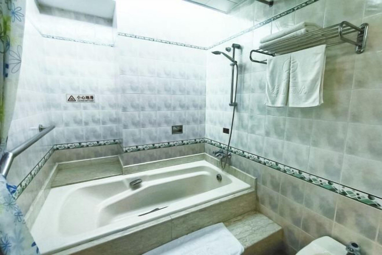 Bathroom 4, Overseas Chinese Hotel, Foshan