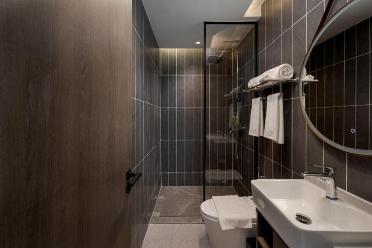 Bathroom 5, Bassac Signature Hotel & Residence, Phnom Penh