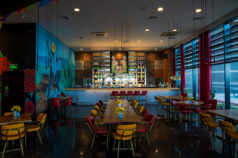 Food & Drinks 5, YAS PLAZA BAY by IHG, Yas Island