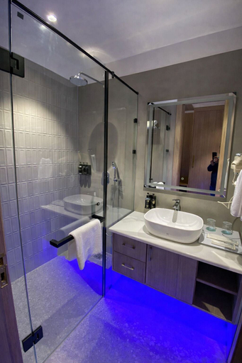 Bathroom 2, White Wharf Manesar, Gurgaon