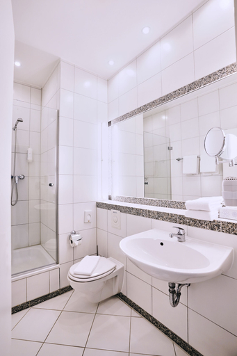 Bathroom 5, Loungehotel Seeterrassen Wandlitzsee, Barnim