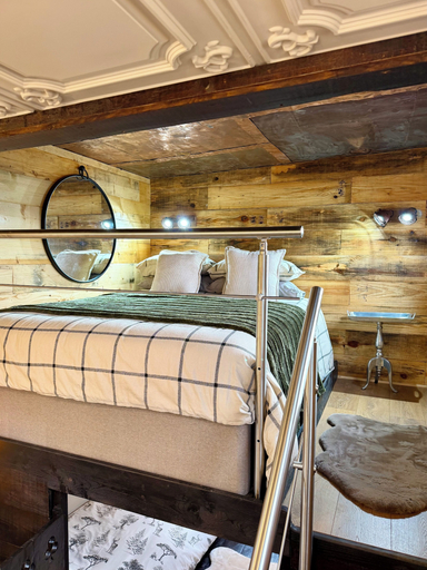 Room 5, Copper Castle & Petting Farm near Legoland, Windsor and Maidenhead