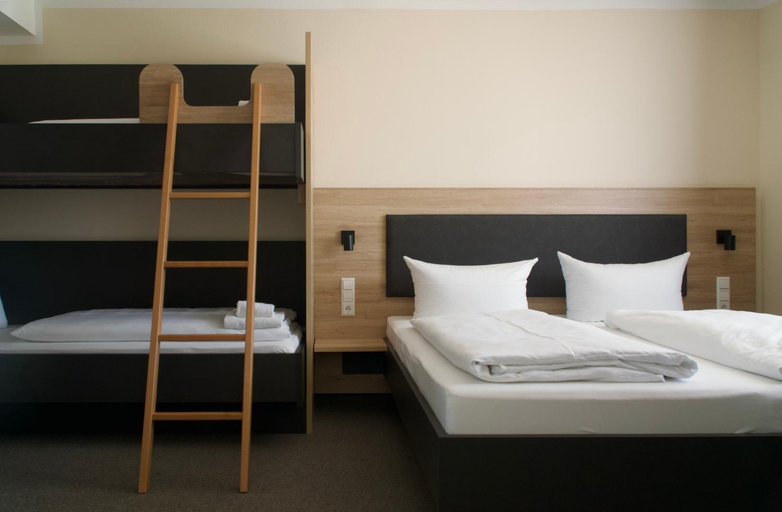 Bedroom 5, Hotel & Tagungszentrum Blaubeuren, Alb-Donau-Kreis