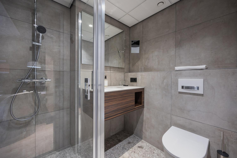 Bathroom 4, Postillion Hotel Utrecht Bunnik, Bunnik