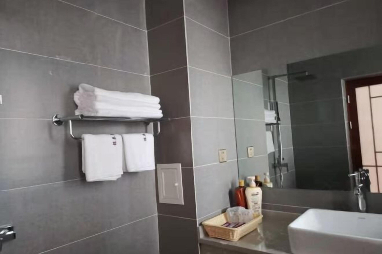 Bathroom 4, Yintai Hotel, Pu'er