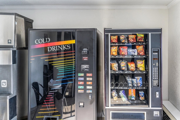 Food & Drinks 5, Motel6 Florence, KY - Cincinnati Airport, Boone