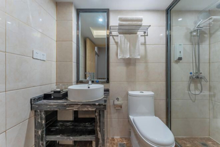 Bathroom 4, Dexiju Hotel Shennongjia, Shennongjia