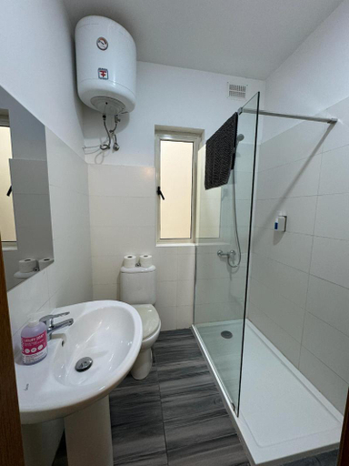 Bathroom, Triton, Saint Paul's Bay