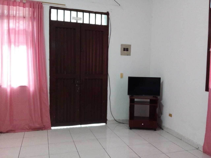 Others 4, Hotel Pelman, Palmira