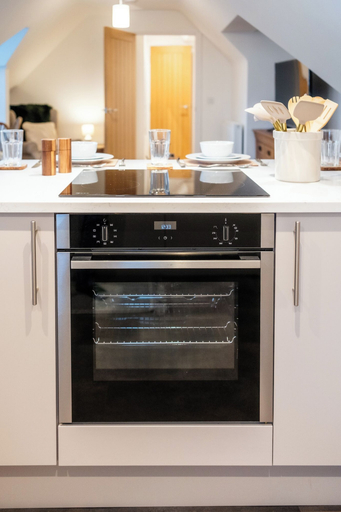 Private kitchen 3, Beautiful 2 Bedroom Apartment in Malvern, Worcestershire