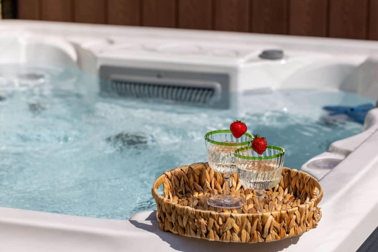 Room 4, Castle View Cottage with Hot Tub and EV Charging, North Yorkshire