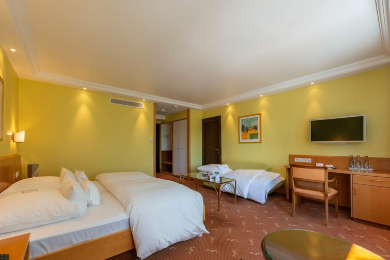Bedroom 4, Insel - Hotel Heilbronn, Heilbronn