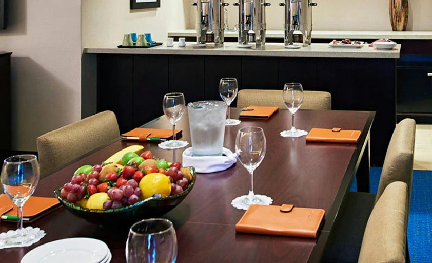 Food & Drinks 5, Miami International Airport Hotel, Miami-Dade