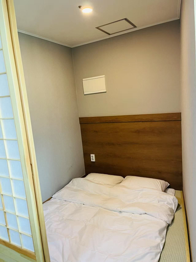 Bedroom 2, Hotel Moon, Jeju