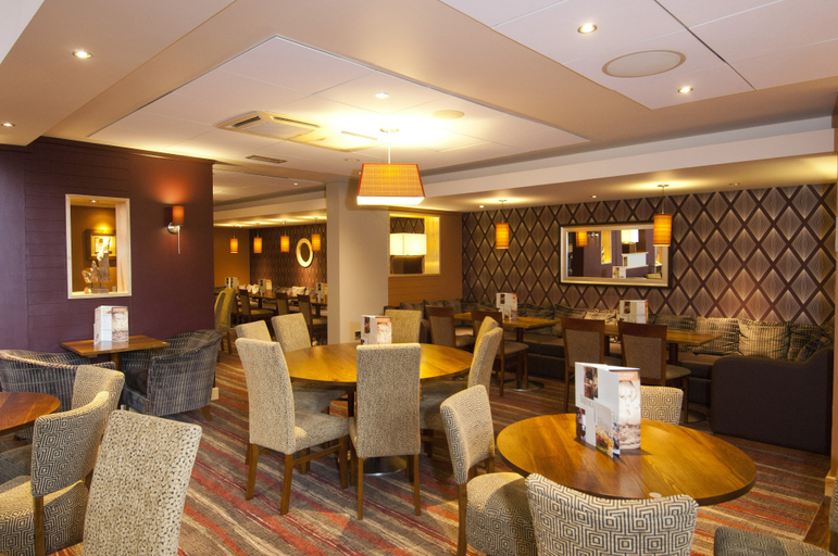 Food & Drinks 4, Premier Inn London Heathrow Airport T2 & T3 - Bath Road, London
