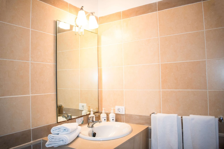 Bathroom 3, Coral Los Silos, Santa Cruz de Tenerife