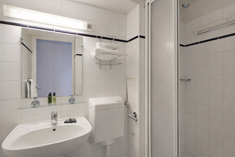 Bathroom 4, Les Lilas Serviced Apartments, Seine-Saint-Denis