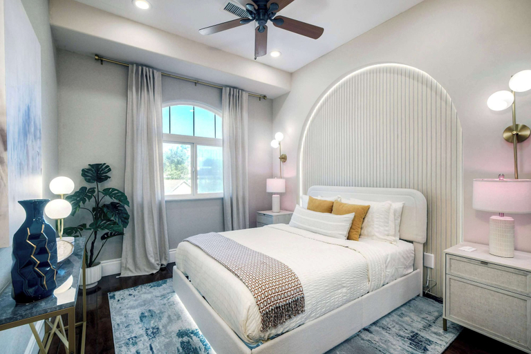 Room 4, Aqua Vista Carlsbad For 10, San Diego