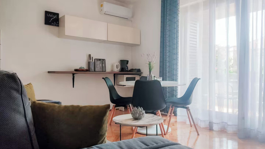 Living area 2, Zadar Sun & Sea Apartments, Zadar