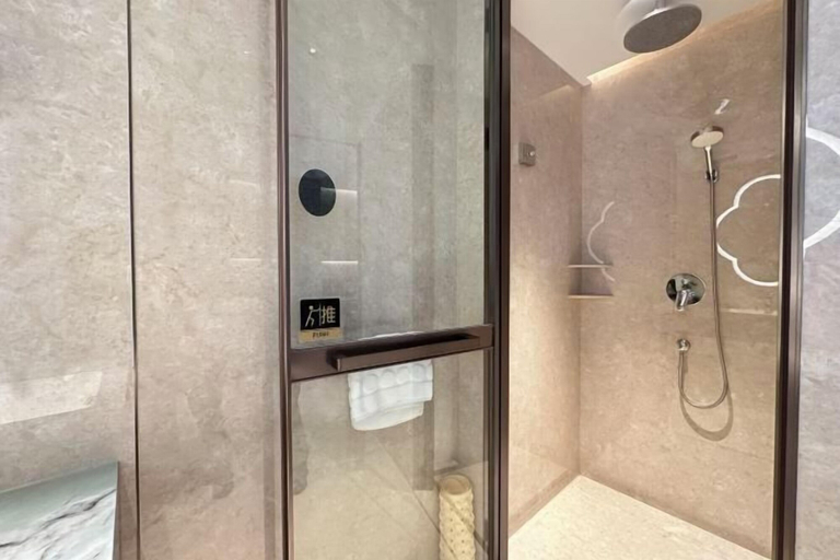 Bathroom 3, Dongtai International Hotel, Yancheng