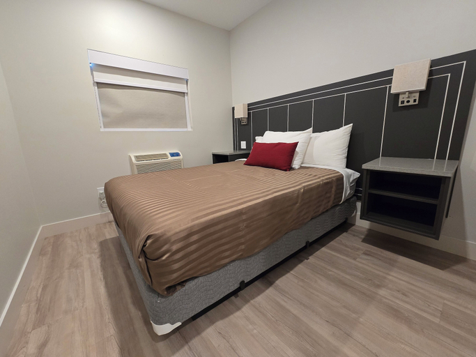 Bedroom 4, Sahara Courtyard Inn Penticton, Okanagan-Similkameen