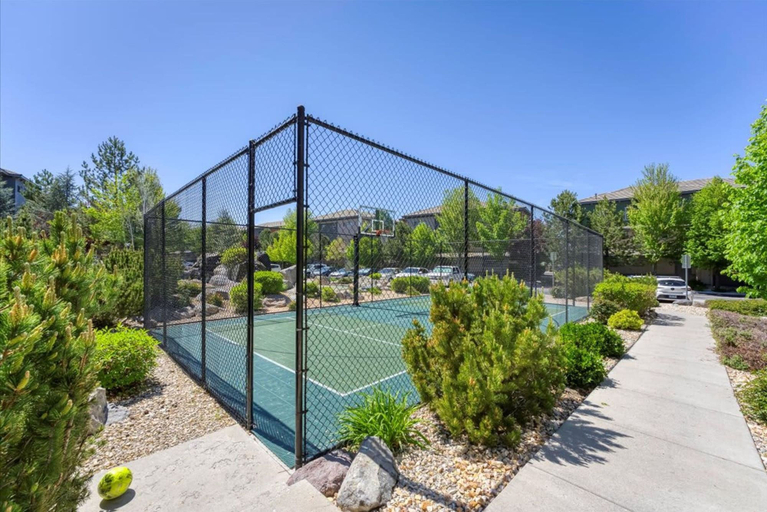 Room 4, New Luxurious 1BR Apartment Heated Pool Spa Sauna, Washoe