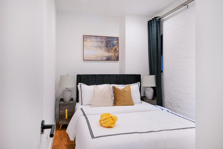 Room 5, 1288-5fs New Renovated 2 Bedrooms in UES, New York