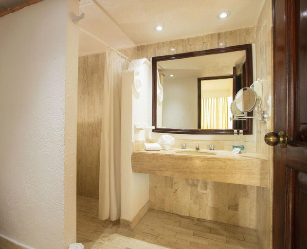 Bathroom, Las Palmas by the Sea All Inclusive, Puerto Vallarta