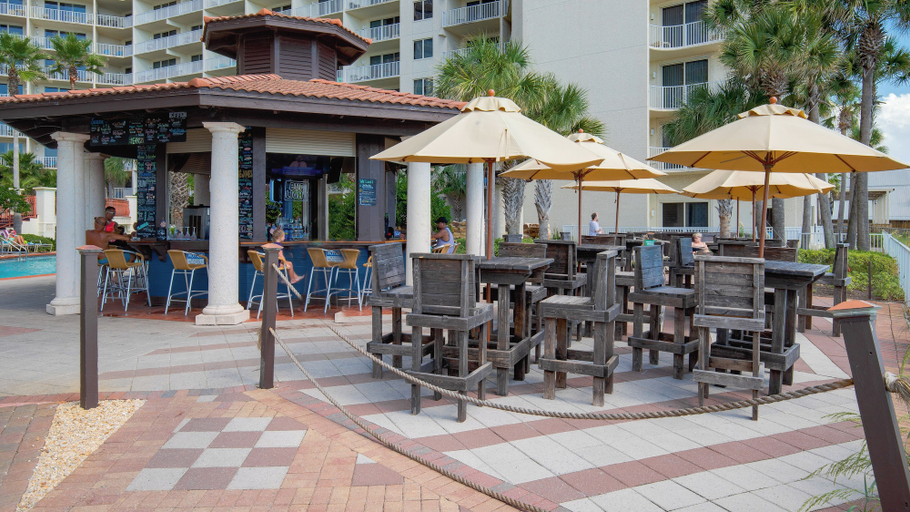 Food & Drinks, Looking for a Shore Thing? Here it is! 2BR 2.5ba Sleeps 8! Beachfront!, Bay