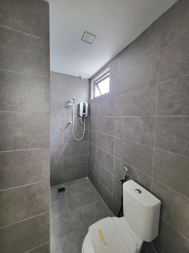 Bathroom 4, Zen66@Roxy Serviced Apartment, Kuching