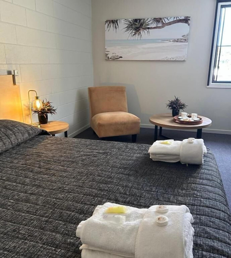 Room 2, Village National the Isaac, Belyando