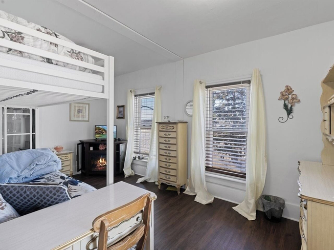 Floor plan 3, Pet-friendly Historic 4BR Home in Illinois, Henry
