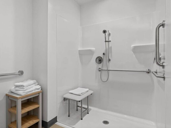 Bathroom 4, StudioRes by Marriott Oak Ridge, Anderson