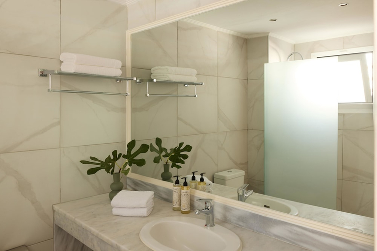 Bathroom 5, Kiotari Miraluna, South Aegean