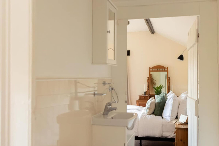 Room 4, Cosy Yew Tree Cottage with Scenic Field Views, North Yorkshire