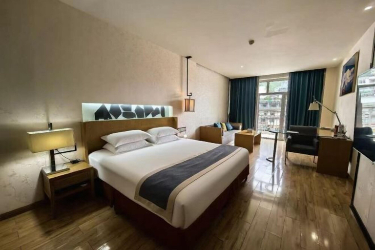 Bedroom 2, Huangqiao Hotel, Garzê Tibetan