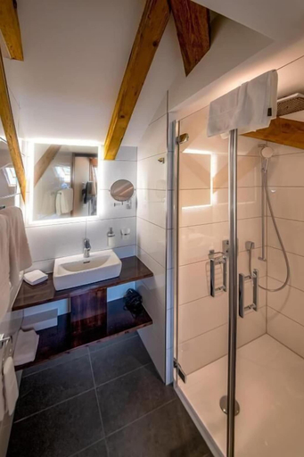 Bathroom 5, Swiss Inn & Apartments, Interlaken