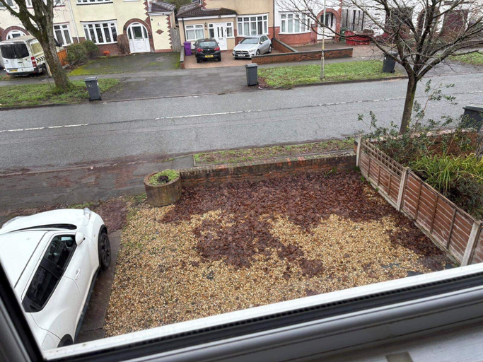 View from property, Tranquil Wolves Retreat With 4 Bedrooms, Wolverhampton