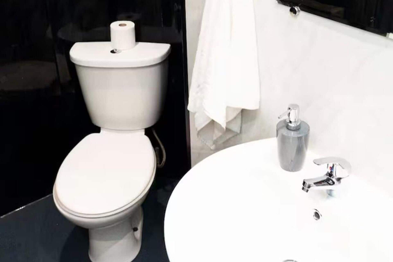 Bathroom 3, Near Transport - Parking - Wifi - Sleeps 3, Newcastle upon Tyne