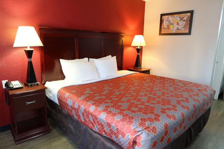 Bedroom 5, Econo Lodge Inn & Suites Evergreen, Conecuh