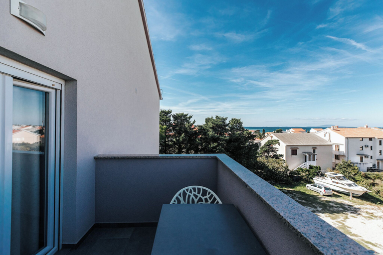 Others 5, Apartments Lola, Novalja