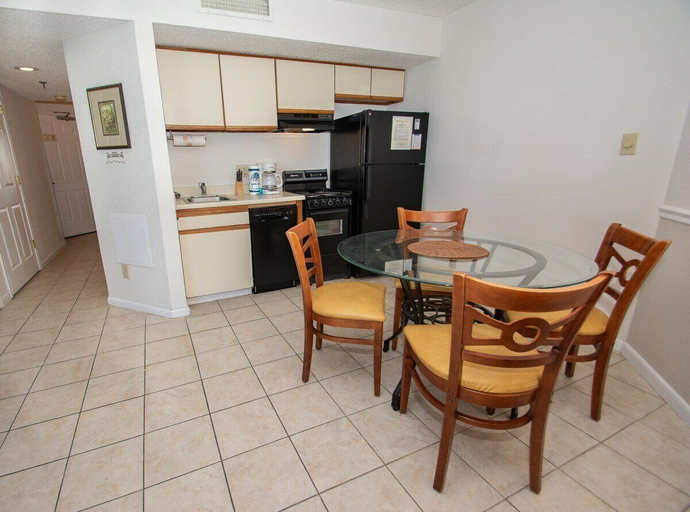 Interior 2, Ocean Forest 1401, Horry